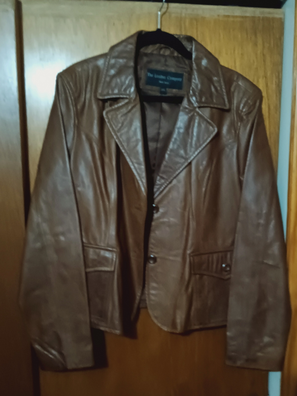 The leather Company Vintage No Longer Made Women's Brown Leather Jacket/ Blazer.